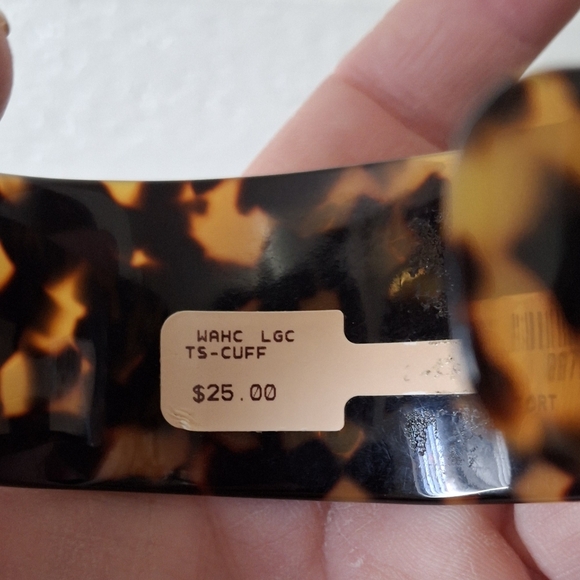 New Vintage Faux Tortoise Shell with Silver Ornament Cuff Bracelet. - Picture 13 of 14